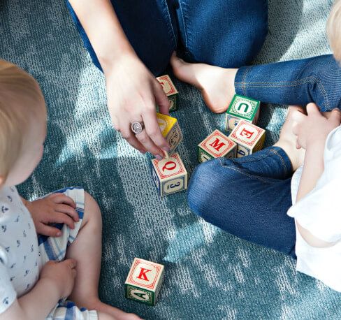Faites le choix d'une nounou bilingue pour garder votre enfant ! Faites le choix d'une nounou bilingue pour garder votre enfant !